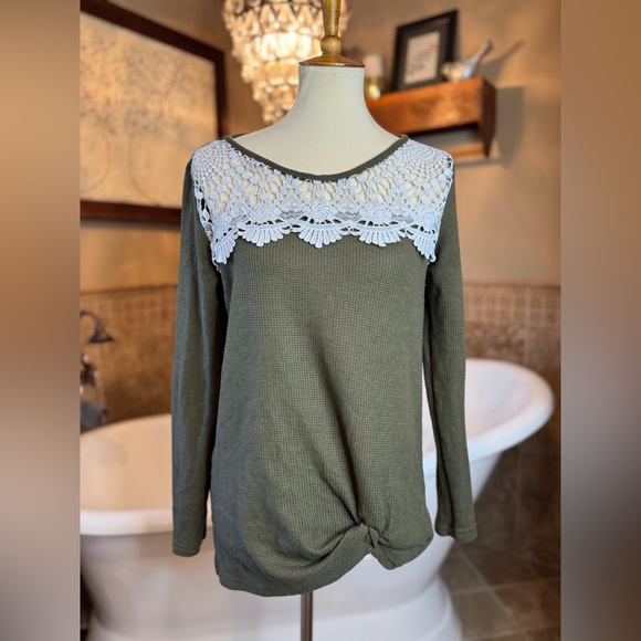 Crewneck Long Sleeve Waffle Knit Tops Floral Lace Patchwork Twist Knot Front med - Picture 2 of 5